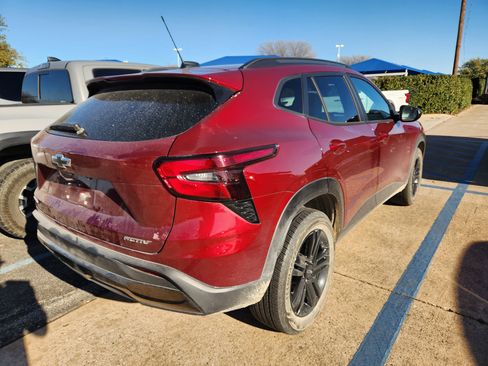 Used 2024 Chevrolet Trax ACTIV w/ Driver Confidence Package image 4