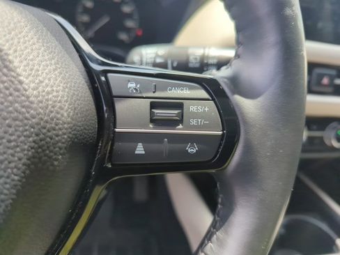 Used 2023 Honda HR-V EX-L image 10