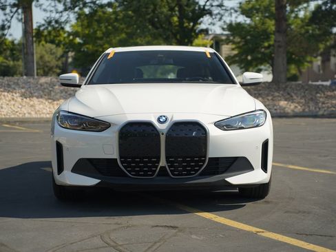 Used 2024 BMW i4 xDrive40i w/ Premium Package AWD/4WD image 8
