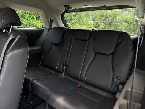 Used 2026 Kia Carnival FWD image 11