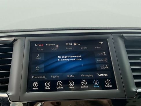 Used 2020 Chrysler Pacifica Touring-L w/ Tire & Wheel Group image 25