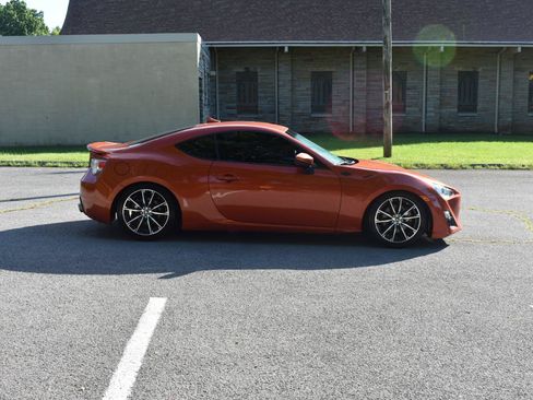 Used 2014 Scion FR-S RWD image 8