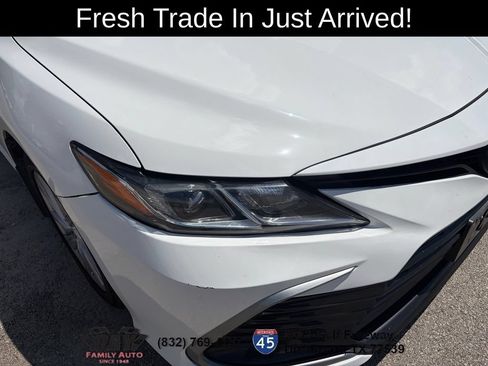 Used 2022 Toyota Camry LE w/ Convenience Package FWD image 5