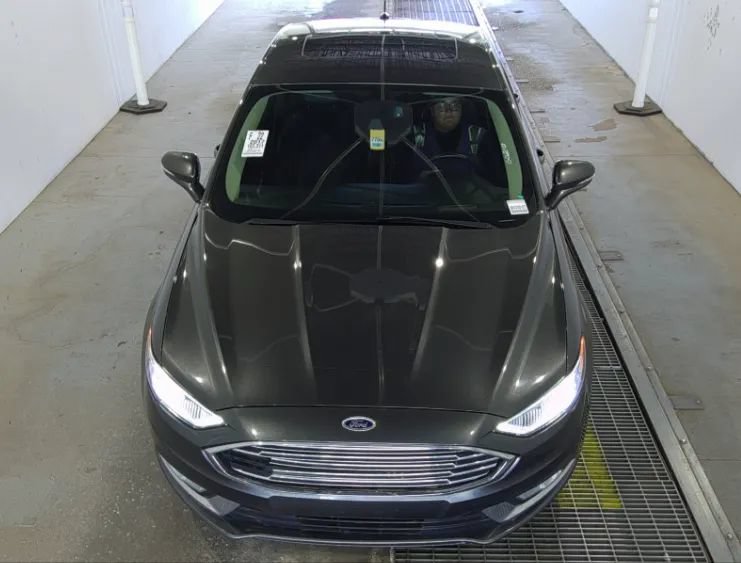 Used 2017 Ford Fusion Energi Titanium FWD image 4