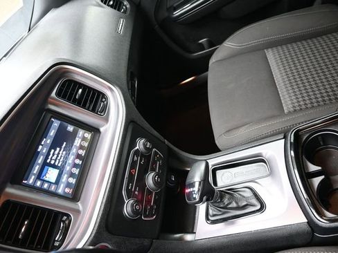 Used 2019 Dodge Charger SXT w/ Blacktop Package image 18