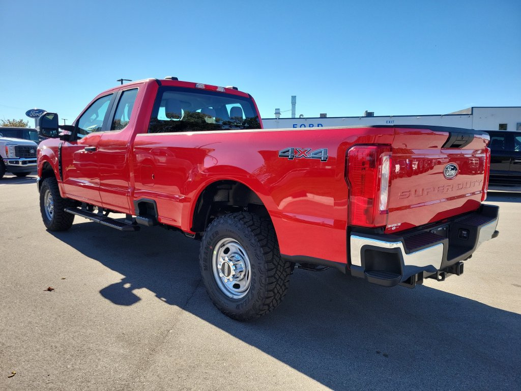New 2027 Ford F350 XL w/ XL Off-Road 33" Tire Package AWD/4WD image 3
