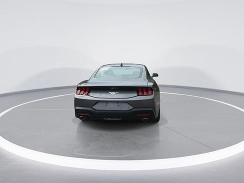 Used 2025 Ford Mustang Coupe RWD image 10