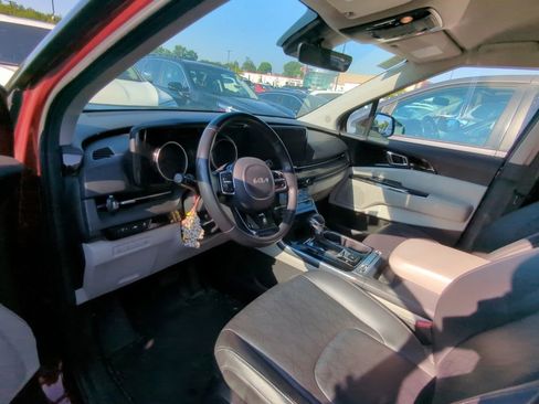 Used 2022 Kia Carnival SX FWD image 7