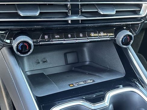 New 2026 Chevrolet Traverse LT w/ Sun and Wheel Package image 16