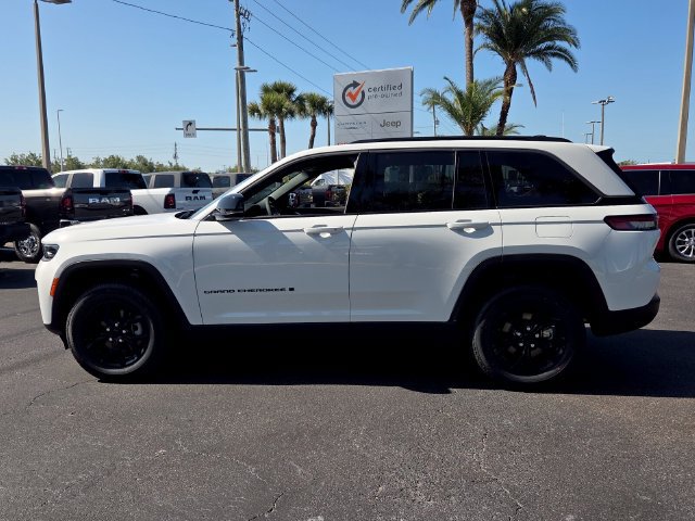 New 2026 Jeep Grand Cherokee Altitude RWD image 4