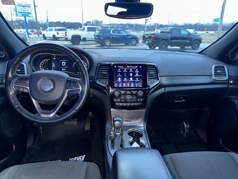 Used 2019 Jeep Grand Cherokee Laredo image 15