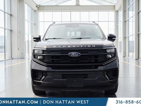 Used 2025 Ford Expedition Max Active AWD/4WD image 29