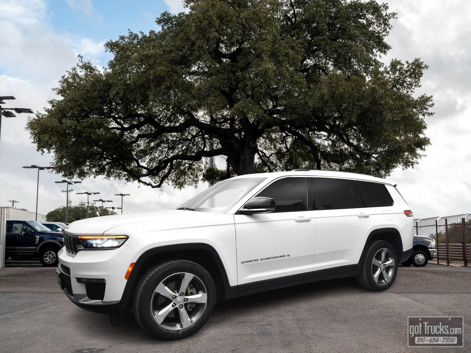 Used 2021 Jeep Grand Cherokee L Limited RWD image 1