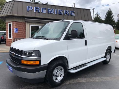 Used 2025 Chevrolet Express 2500 w/ Driver Convenience Package RWD image 10