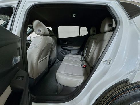 New 2026 Buick Envista Avenir FWD image 12