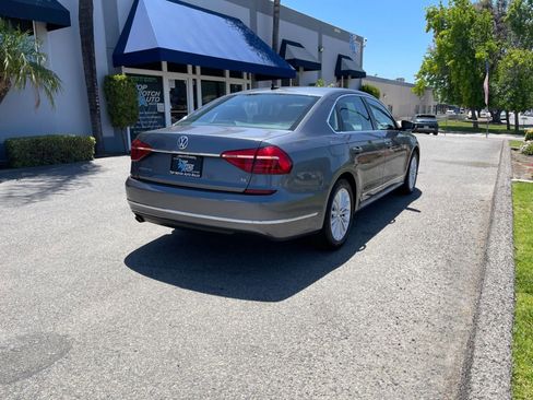 Used 2016 Volkswagen Passat 1.8T SE FWD image 5