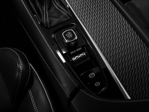 Used 2019 Volvo XC90 T6 R-Design w/ Advanced Package image 44