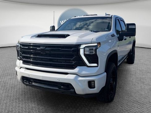 Certified 2025 Chevrolet Silverado 2500 High Country w/ Technology Package AWD/4WD image 8