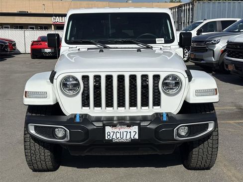 Used 2022 Jeep Wrangler Unlimited Sahara w/ Cold Weather Group AWD/4WD image 8