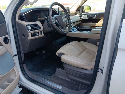 Used 2023 Lincoln Navigator L Reserve AWD/4WD image 29