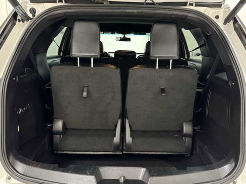 Used 2017 Ford Explorer Limited image 28