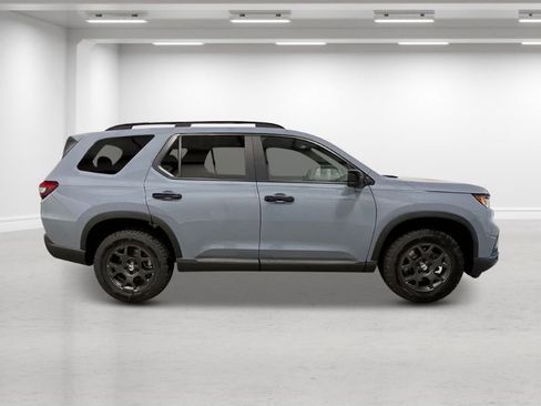 New 2025 Honda Pilot TrailSport image 11