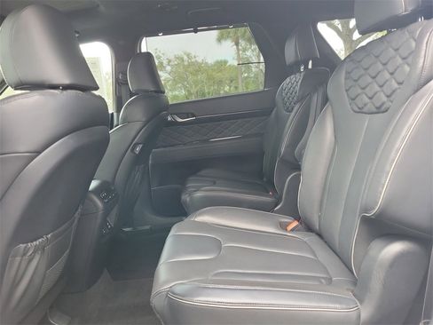 Used 2022 Hyundai Palisade Calligraphy image 10