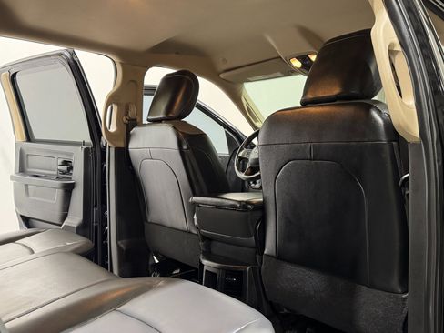 Used 2020 RAM 3500 Tradesman w/ Chrome Appearance Group image 17