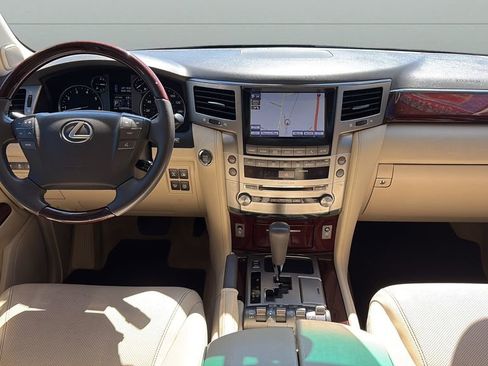 Used 2015 Lexus LX 570 4WD w/ Luxury Package image 12