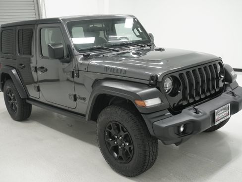 Used 2020 Jeep Wrangler Unlimited Sport AWD/4WD image 3