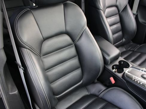 Used 2018 Porsche Macan GTS AWD/4WD image 15