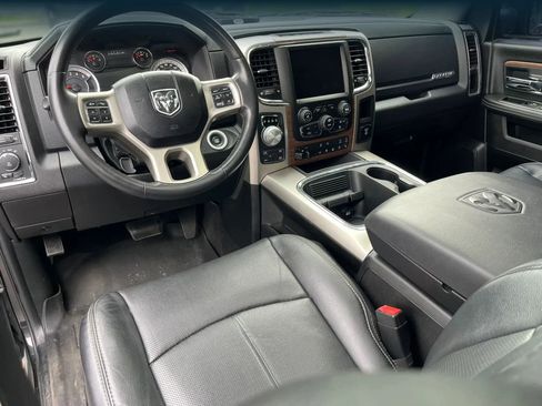 Used 2018 RAM 1500 Laramie w/ Convenience Group AWD/4WD image 9