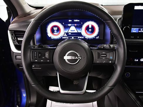 Used 2023 Nissan Rogue Platinum w/ Platinum Premium Package AWD/4WD image 17