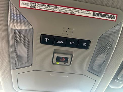 Used 2025 Toyota RAV4 XLE AWD/4WD image 48