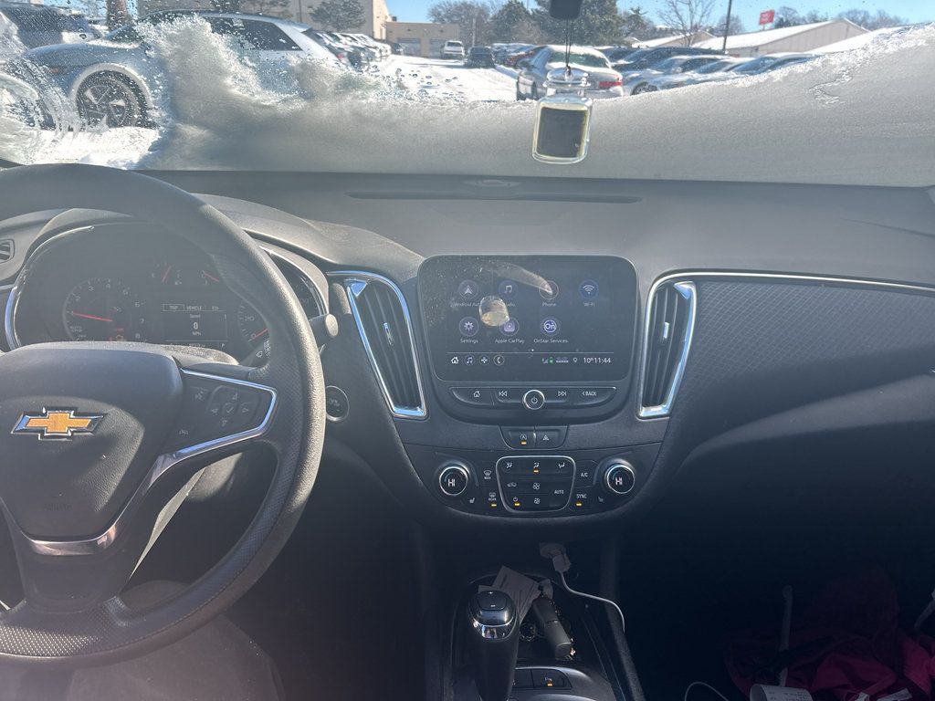 Used 2020 Chevrolet Malibu LT FWD image 3