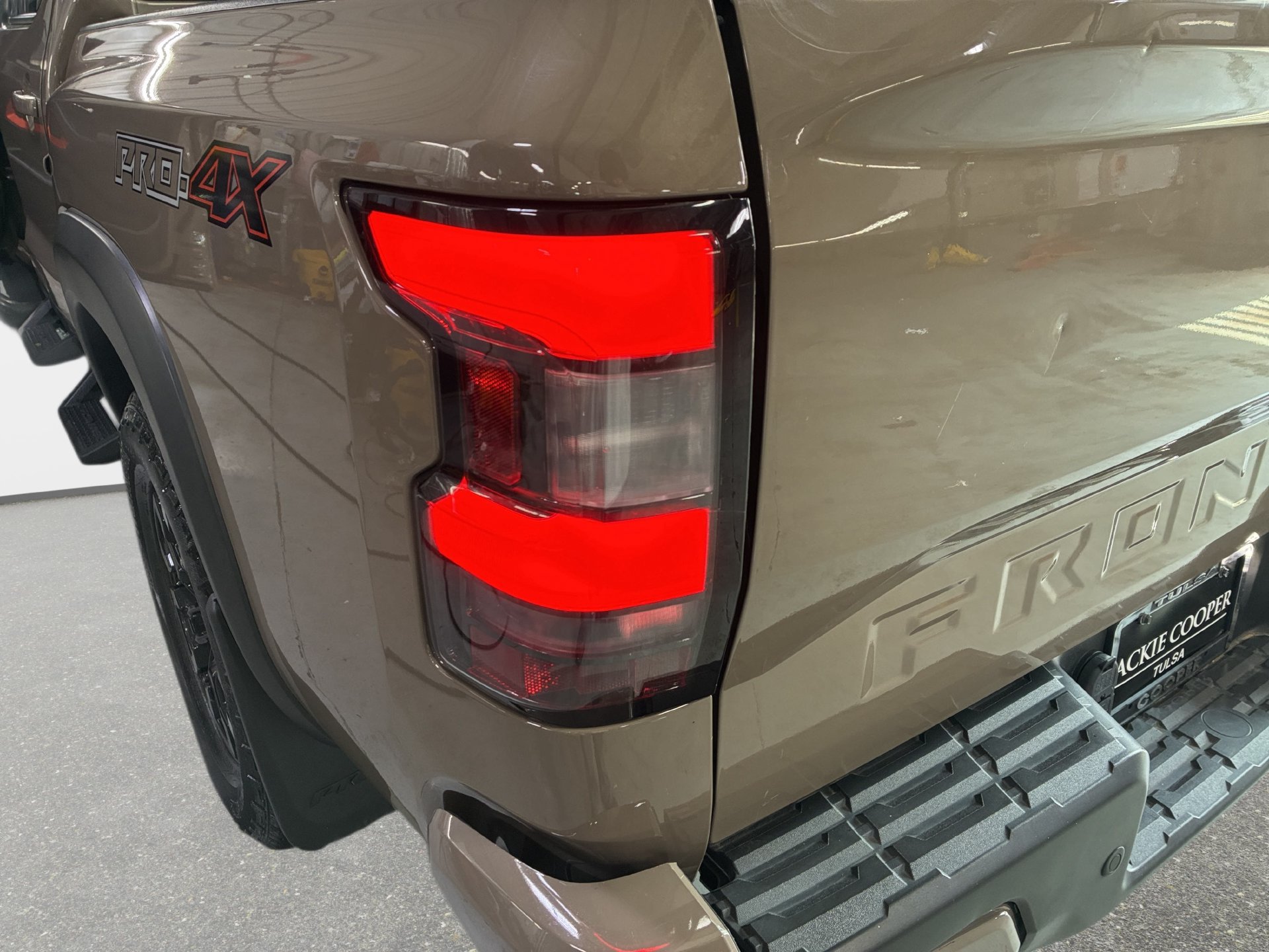 Used 2023 Nissan Frontier PRO-4X w/ Pro Convenience Package AWD/4WD image 32