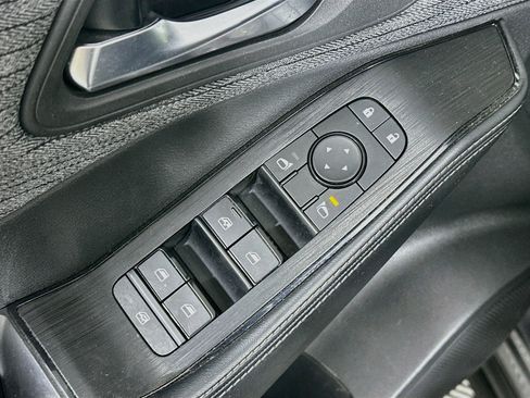 Used 2023 Nissan Rogue SV FWD image 15