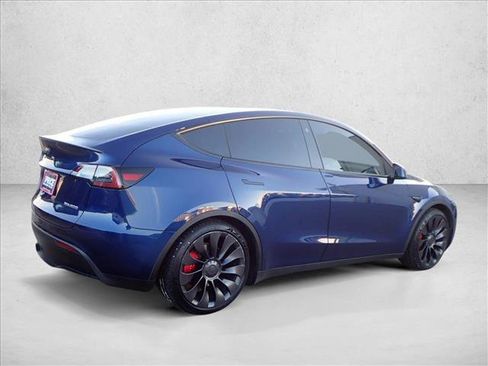 Used 2023 Tesla Model Y Performance image 4