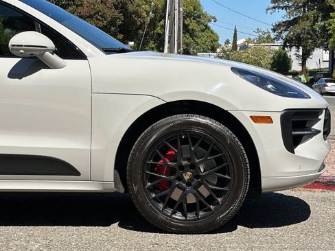Used 2021 Porsche Macan GTS AWD/4WD image 36
