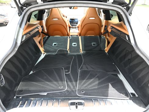 Used 2024 Aston Martin DBX AWD/4WD image 45