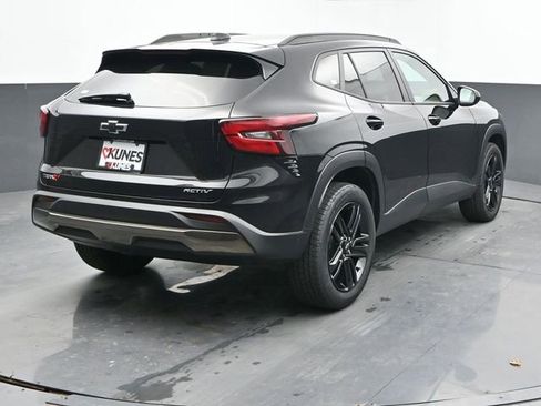 Used 2024 Chevrolet Trax ACTIV w/ Driver Confidence Package image 9