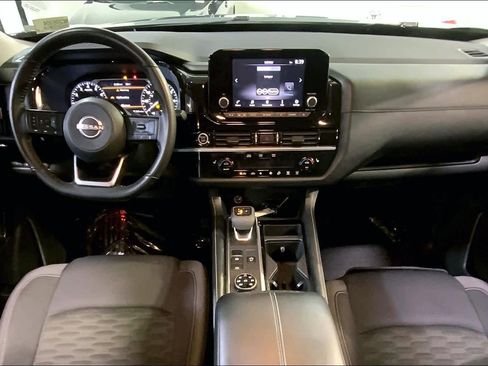 Used 2022 Nissan Pathfinder SV w/ SV Premium Package image 15