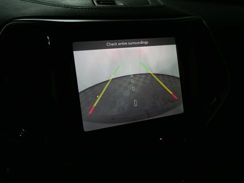 Used 2019 Jeep Cherokee Limited w/ Luxury Group AWD/4WD image 21