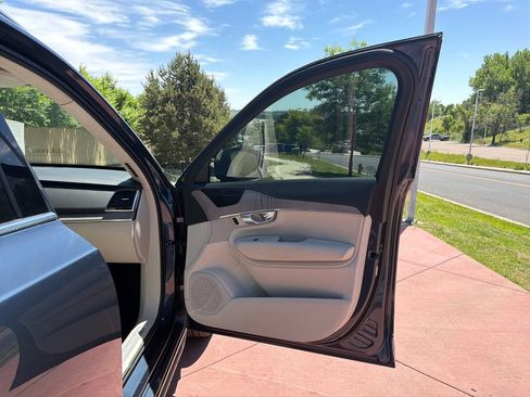Used 2023 Volvo XC90 T8 Ultimate w/ Lounge Package AWD/4WD image 42