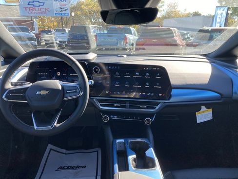 New 2026 Chevrolet Equinox EV LT image 11