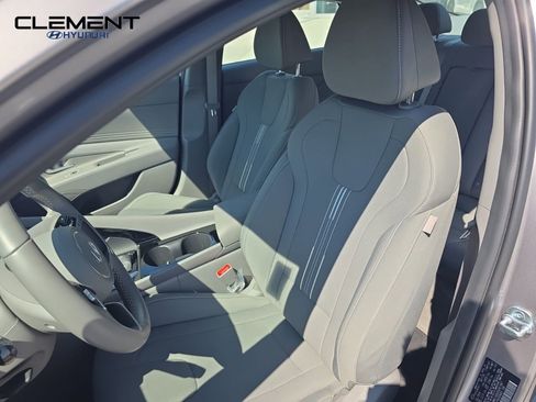 New 2025 Hyundai Elantra SEL image 28