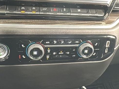 Used 2022 Chevrolet Silverado 1500 LT AWD/4WD image 25