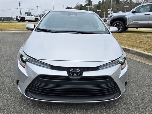 Used 2024 Toyota Corolla LE image 2