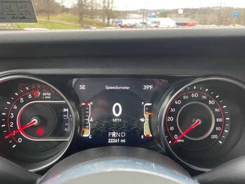 Used 2022 Jeep Gladiator Mojave w/ Cold Weather Group image 42