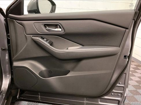 Certified 2026 Nissan Rogue SV image 24